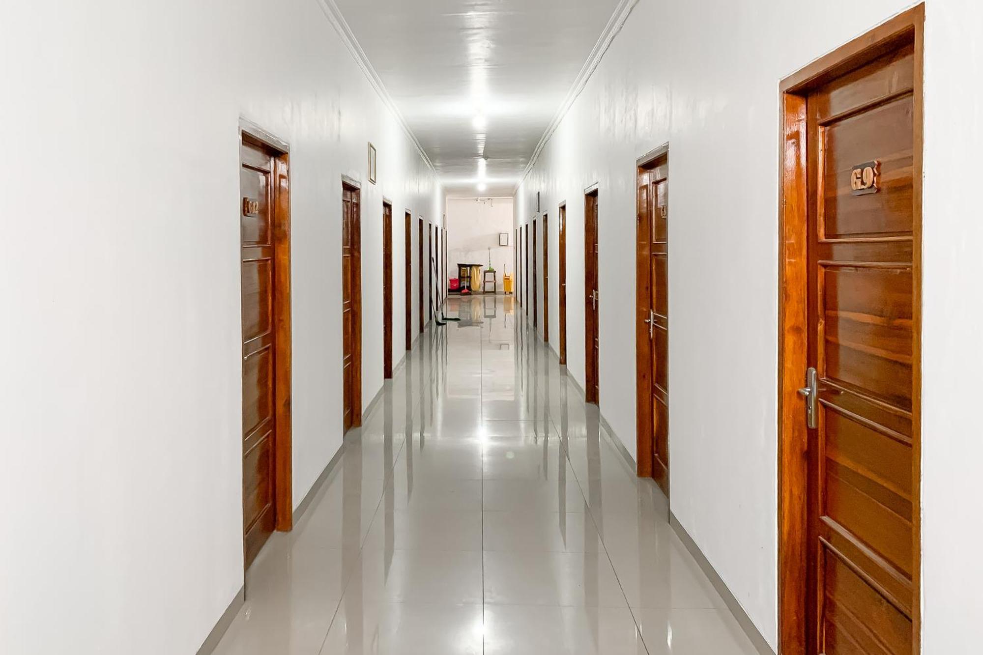 Pamanukan Hilir Penginapan Losmen Ayu Pamanukan Redpartner מראה חיצוני תמונה