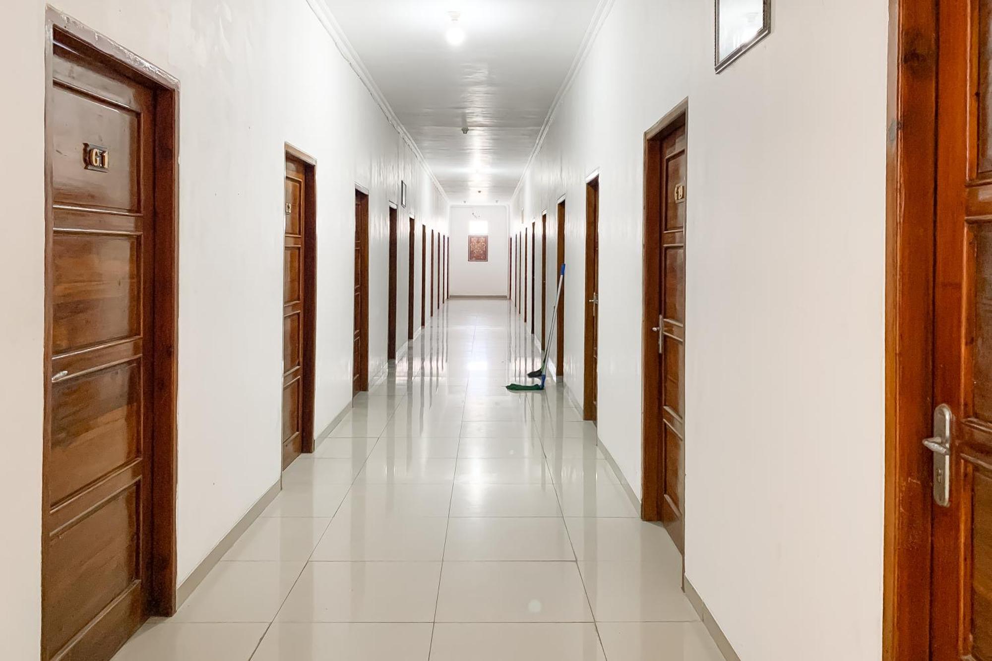 Pamanukan Hilir Penginapan Losmen Ayu Pamanukan Redpartner מראה חיצוני תמונה