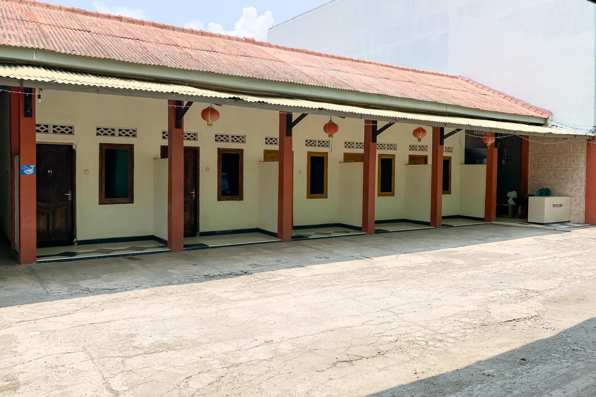 Pamanukan Hilir Penginapan Losmen Ayu Pamanukan Redpartner מראה חיצוני תמונה